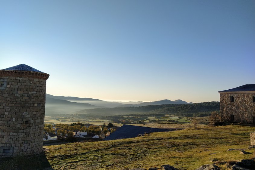 Amanecer en el Palacio de Magalia Las Navas del Marqués (ADERAVI)